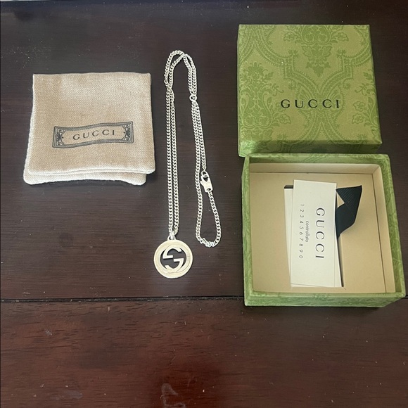 Gucci Interlocking G Pendant Necklace New In Box - Picture 2 of 6